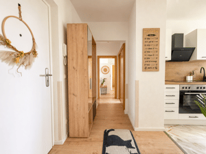 Exklusive, voll möblierte 2-Zimmer-Wohnung mit Balkon – 1277 Dresden – Vorschaubild 4