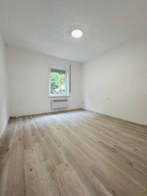 frisch renoviertes, leerstehendes MFH mit Balkone und Garten in sehr guter Lage – 70190 Stuttgart – Vorschaubild 6