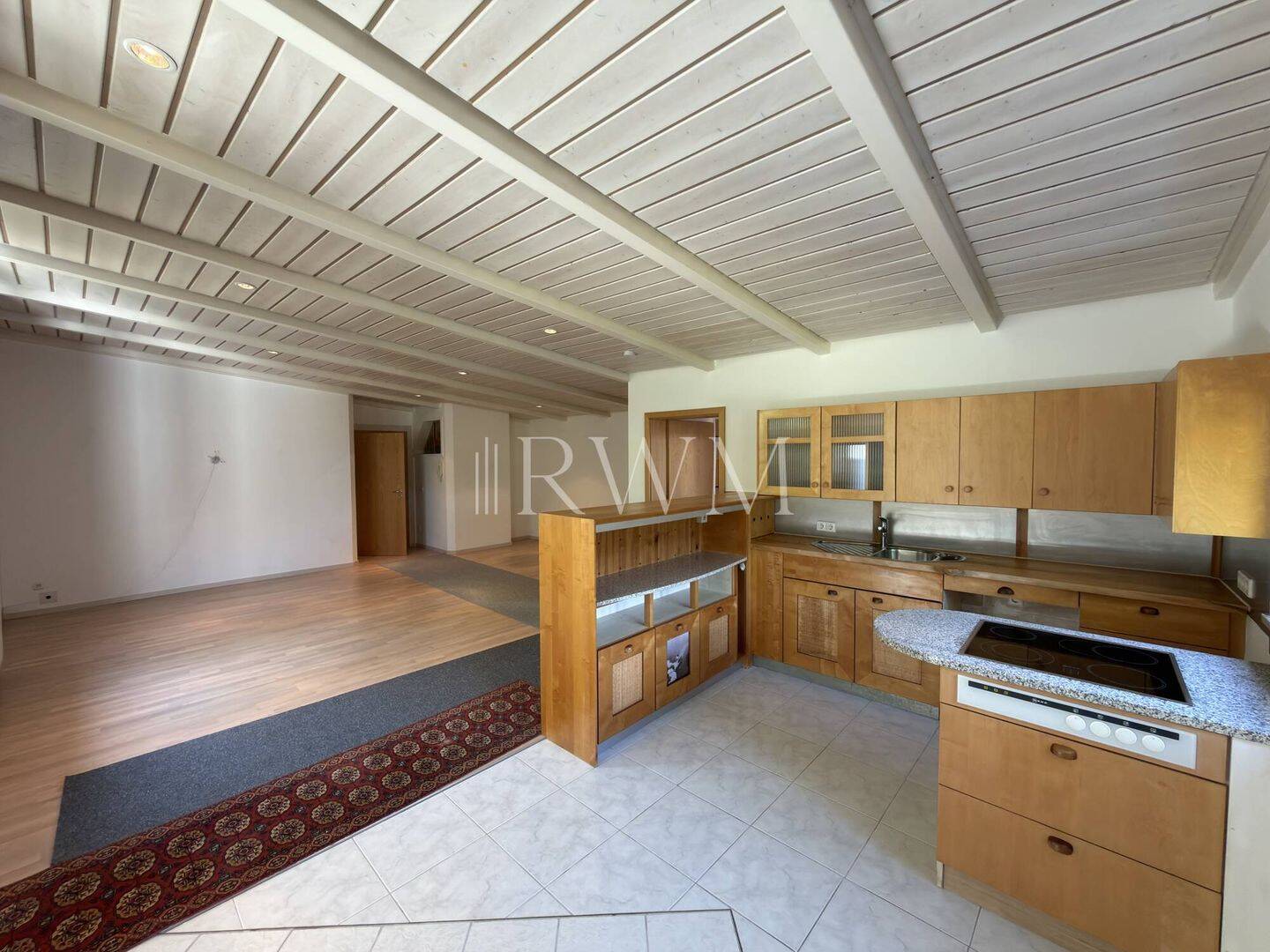 Gepflegte 2-Zimmer-Erdgeschosswohnung mit Wintergarten, Gartenbereich und Carport