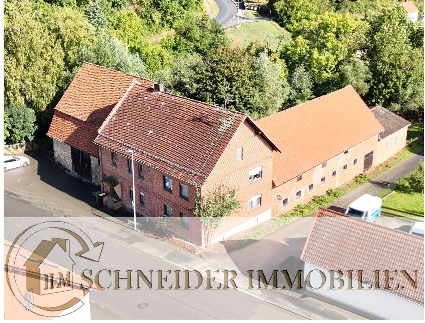 Großer Resthof mit 2 Fam.Haus, Stallungen, Scheune, Garagen & ca. 2.300m² Grundstk., Wiese auf Pacht – Wolfhagen – Bild 1 von 9