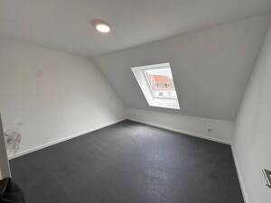 Großzügige und helle Dachgeschoss- Appartement – 33647 Bielefeld – Vorschaubild 4