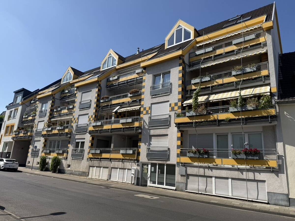 Hochwertig kernmodernisierte 2-Zimmer-Eigentumswohnung mit Südbalkon – Erstbezug nach Sanierung – 50735 Köln – Bild 1 von 9