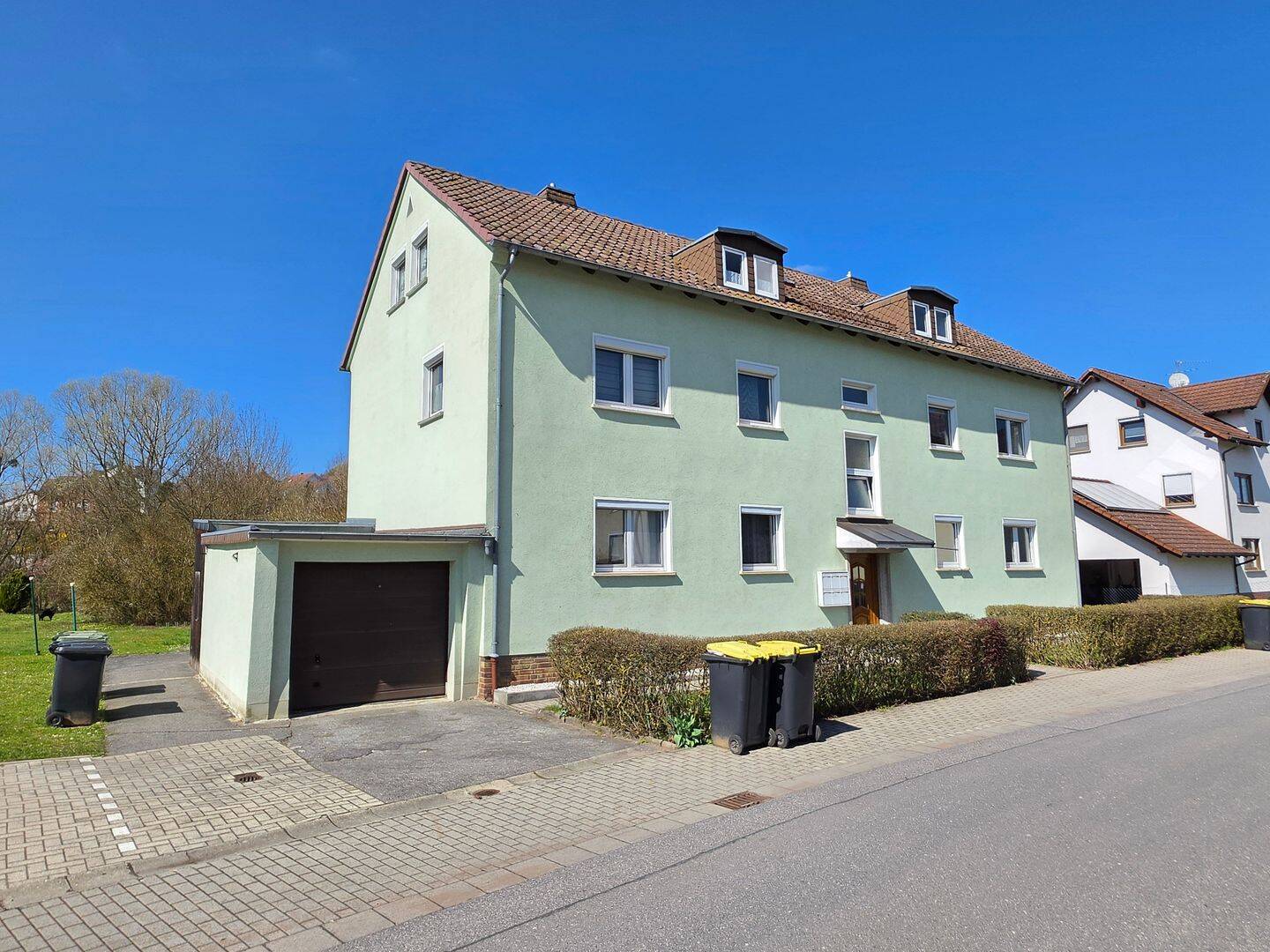 Renditestarkes 6-Familienhaus in Rödental – Rödental – Bild 1 von 7