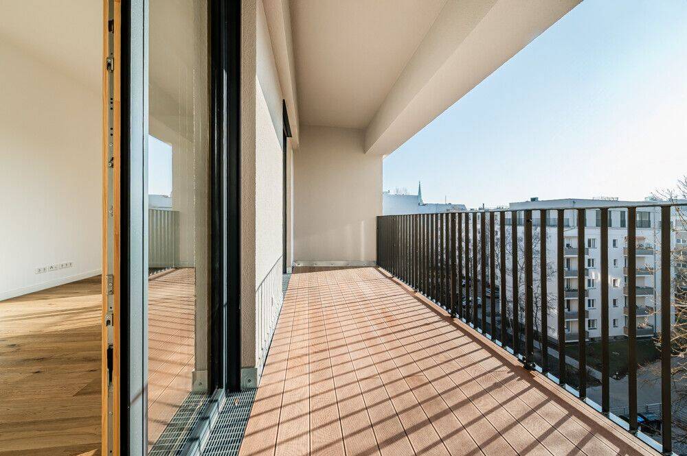 Urbaner Luxus über den Dächern: Penthouse mit Dachterrasse & Loggia – Berlin – Bild 1 von 9