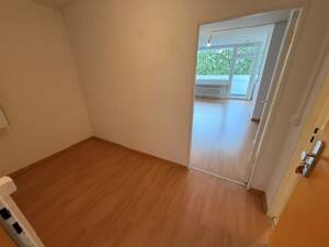 Lichtdurchflutete 1-Zimmer-Wohnung mit Balkon im 6. Stock in Berlin! – 14055 Berlin – Vorschaubild 2