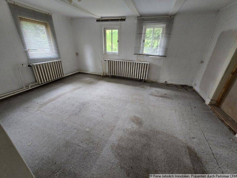 Sanierungsbedürftiges EFH mit 212qm auf 1.770qm Grundstück mit Pool & Doppelgarage + Gartenhaus – Chemnitz – Vorschaubild 7
