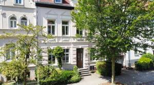 Einzigartiges Wohngefühl im Kreuzviertel: Stilvolle Split-Level-Wohnung mit Westbalkon