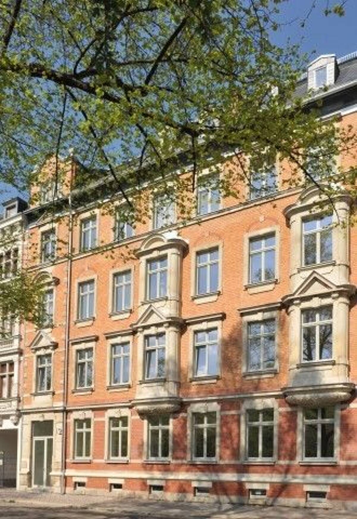 Ganz tolle exklusive 3-Raum Wohnung mit Aufzug und EBK und Fussbodenheizung! – 8056 Zwickau – Bild 1 von 9