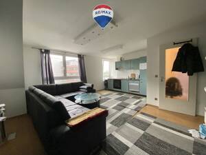 Dachgeschosswohnung im schönen Hamburg-Hamm! Frei ab Januar 2027