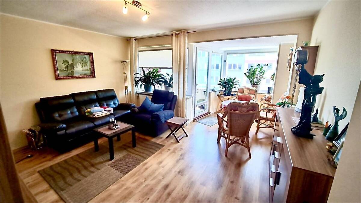Provisionsfrei: Stilvolle 3-Zimmer-Wohnung mit EBK+ Balkon, zentral im Stephaniviertel – 28195 Bremen – Bild 1 von 9