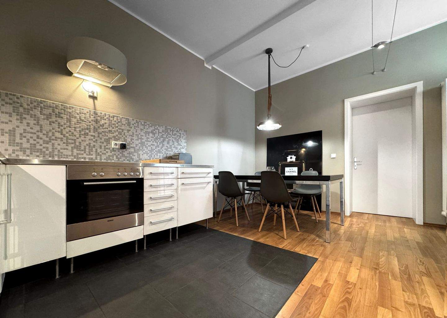 Charmantes möbliertes ALL INCLUSIVE Apartment in Mitte mit Parkblick – Berlin – Vorschaubild 9