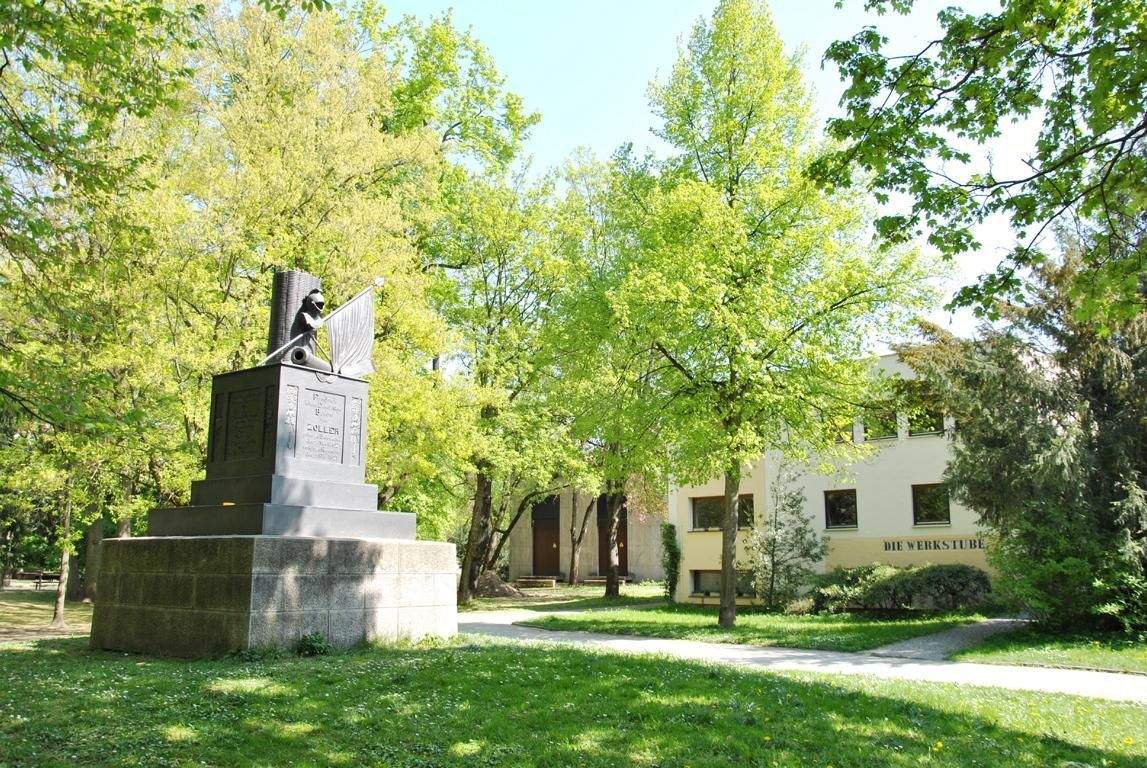 Verkauft ! 2-Familienhaus mitten im Park in der Regenburger Innenstadt