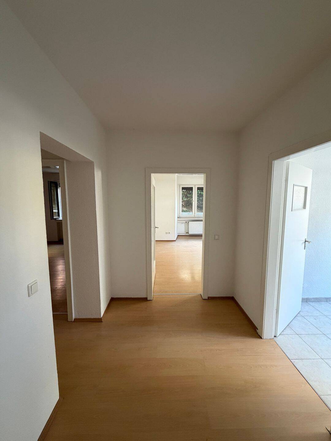 Moderne 2-Zimmer-Wohnung mit Terrasse in Wuppertal Elberfeld – Wuppertal – Vorschaubild 3