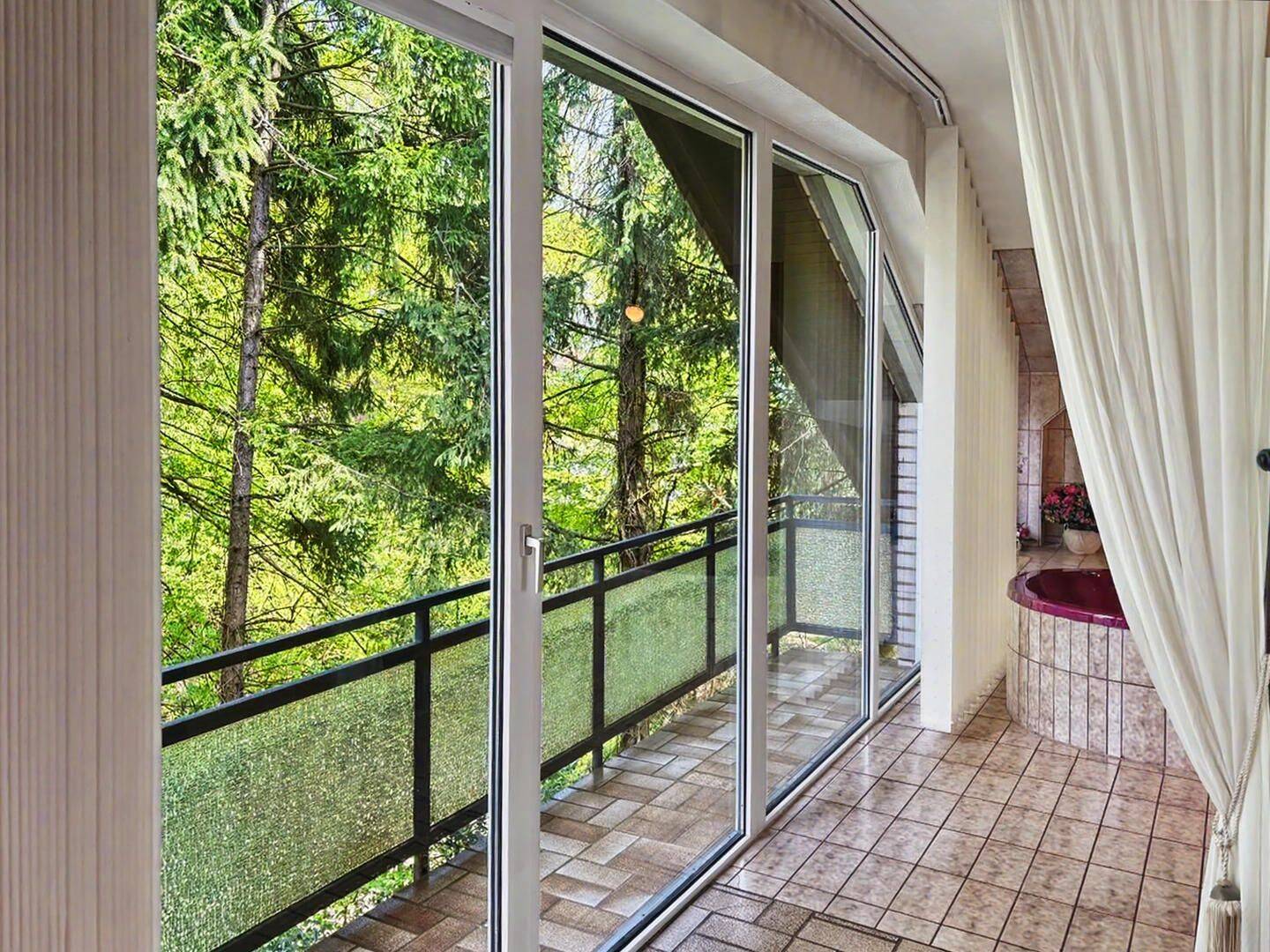 Offenes Wohnkonzept mit Blick ins Grüne! 2-Zimmer-Dachgeschosswohnung in Solingen-Wald – Solingen – Vorschaubild 9