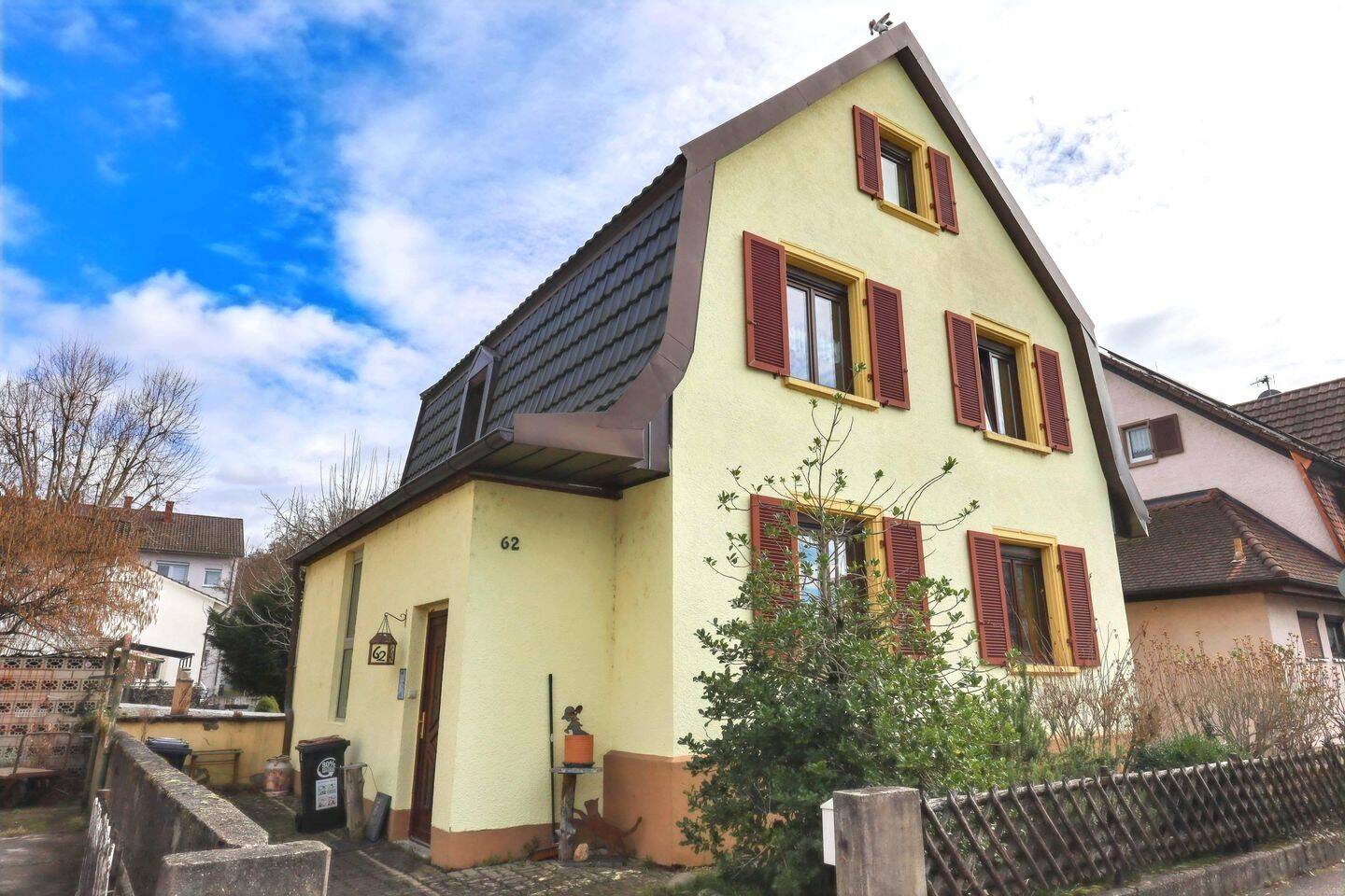 Freistehendes Einfamilienhaus in begehrter Grenzlage von Weil am Rhein – Weil am Rhein – Vorschaubild 2