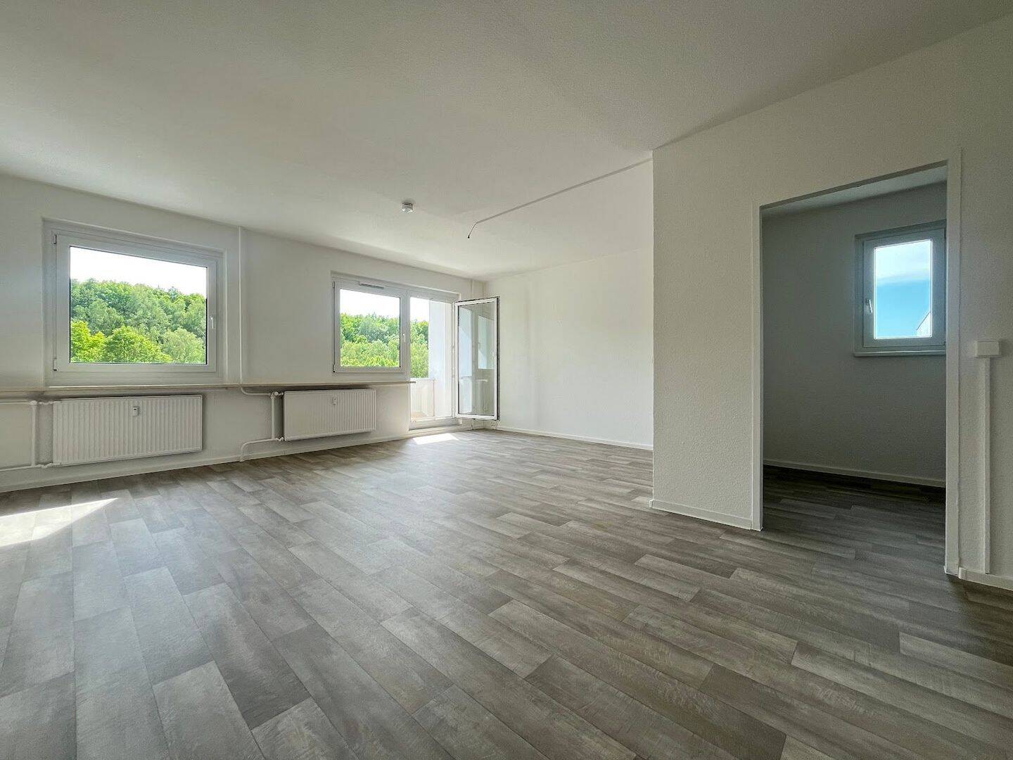 Erstbezug: Sanierte Wohnung mit Balkon und Wohlfühlfaktor – Chemnitz – Vorschaubild 2