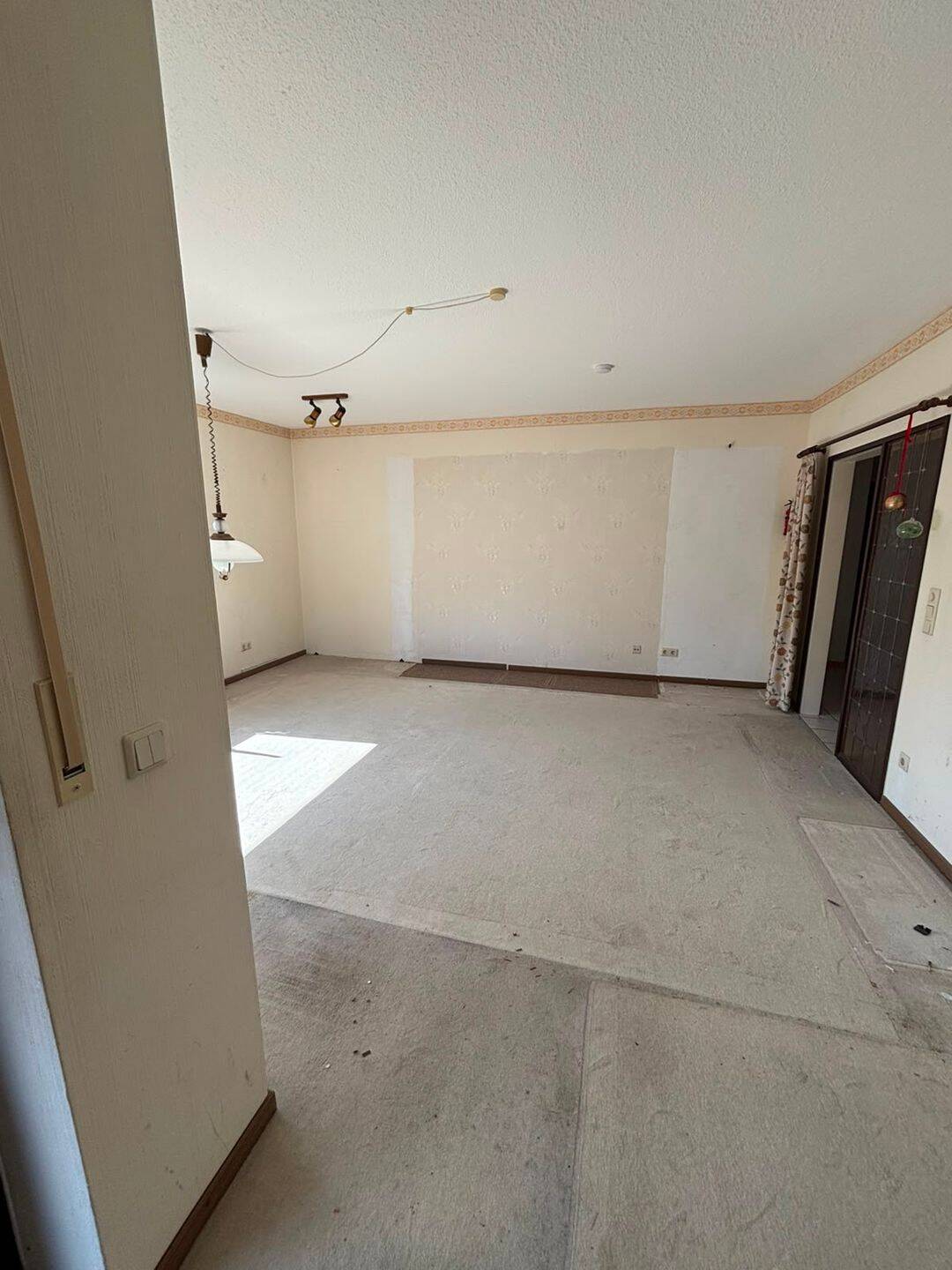Charmante 2-Zimmer-Eigentumswohnung mit Balkon, Stellplatz und Hobbyraum ! – Haan – Vorschaubild 2