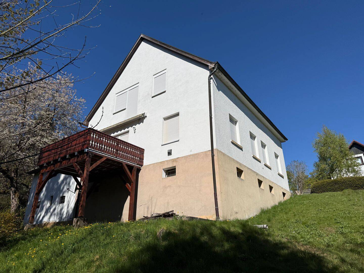 Einmalige Gelegenheit - Einfamilienhaus in Ortsrandlage mit 4.200 qm Grundstück – Tambach-Dietharz – Bild 1 von 9