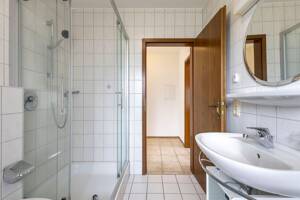 Trier-Irsch: 2 ZKB-Wohnung mit ca. 50 m² WFL, Balkon, Einbauküche und eigenem Gartenanteil – 54296 Trier – Vorschaubild 5