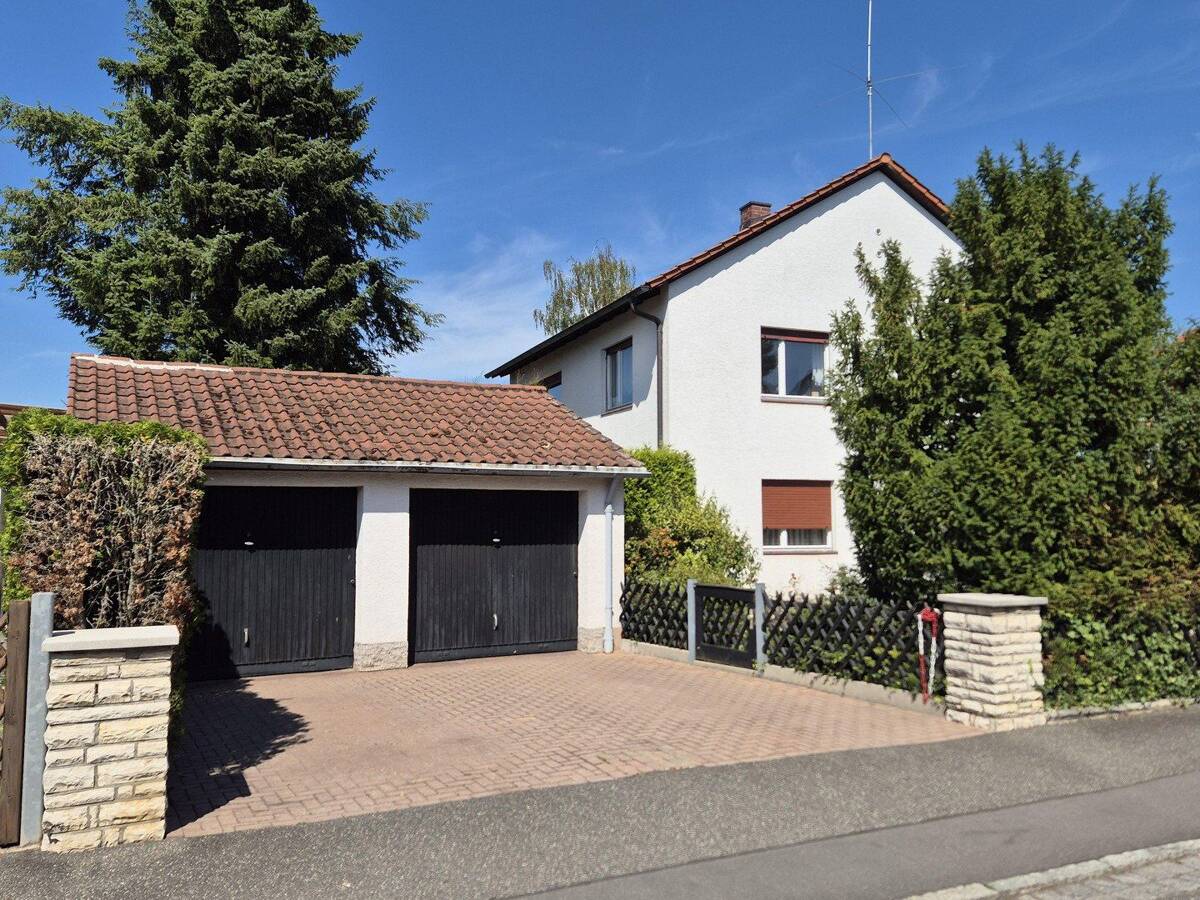 Freistehendes Einfamilienhaus Fürth / Hardhöhe in sehr guter, ruhiger Lage – 90766 Fürth – Bild 1 von 9