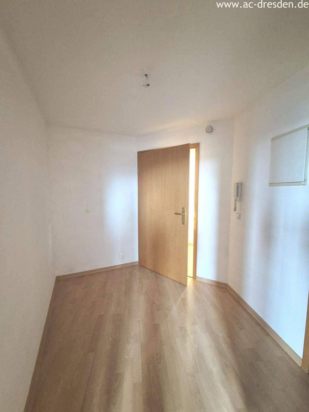 Zentral gelegene 1-Raum-Wohnung im Chemnitzer Stadtzentrum – Chemnitz – Vorschaubild 5