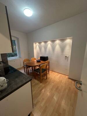 Vollmöblierte 2-Zimmer-Wohnung mit Balkon in ruhiger Lage von Fürth – sofort verfügbar – 90762 Fürth – Vorschaubild 3