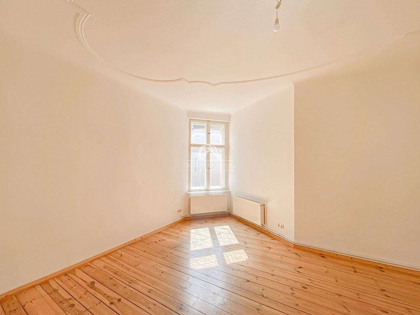 ARNIMKIEZ! GROßZÜGIGE UND KLASSISCHE ALTBAUWOHNUNG MIT BALKON IN PRENZLAUER BERG! PROVISIONSFREI! – Berlin – Vorschaubild 8