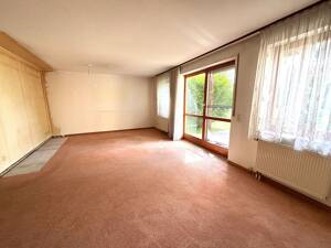 Bezugsfreies Haus mit 250 m² Wohn- und Nutzfläche, 5-7 Zi., Vollkeller, Hobbyraum, Garage und Garten – 1156 Dresden – Vorschaubild 6