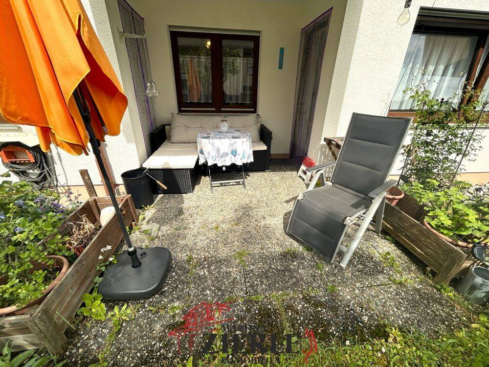 Gemütliche 2,5-Zimmer-Erdgeschosswohnung mit einer Terrasse und Einzelgarage! – Süßen – Vorschaubild 3