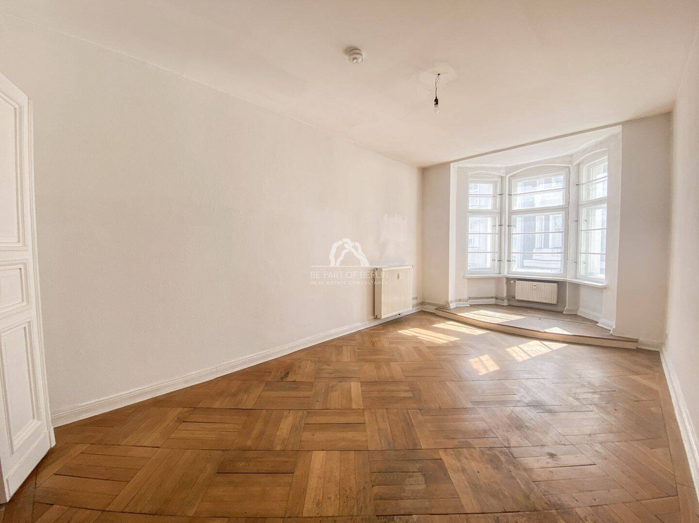 ALTBAULIEBHABER AUFGEPASST! HELLE UND KLASSISCH SCHÖNE ALTBAUWOHNUNG MIT POTENZIAL! PROVISIONSFREI! – Berlin – Vorschaubild 8