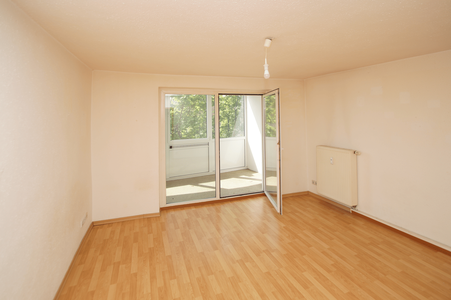 - Vermietet und Provisionsfrei - 2-Zi.-Wohnung mit Wintergarten im Herzen von Erfurt! – Erfurt – Vorschaubild 2