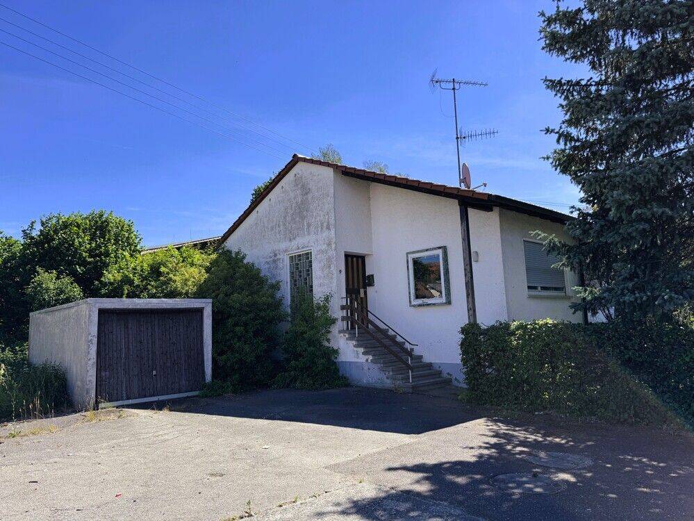 Wohnhaus mit ehemaligen Fahrzeughallen – Pfronstetten – Vorschaubild 3