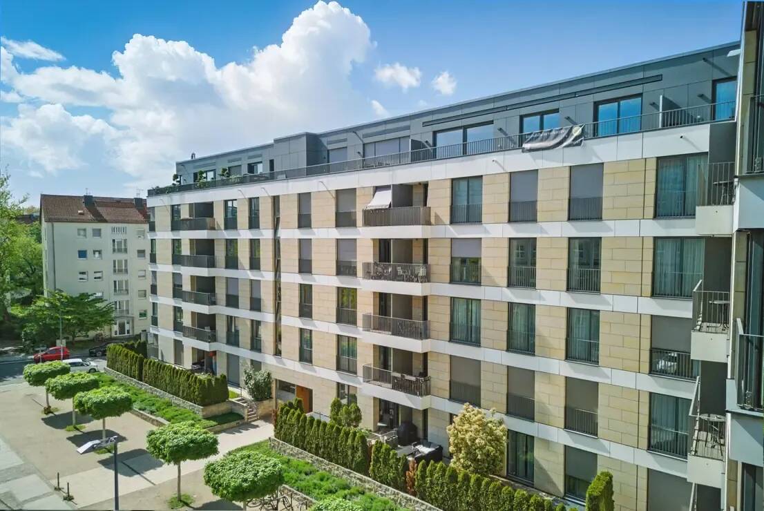 Vermietete 3-Zimmer-Wohnung nahe Zwinger – 2 Balkone, Einbauküche & TG, provisionsfrei – Dresden – Vorschaubild 4