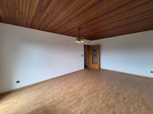 Gut geschnittene Dreizimmerwohnung mit Balkon, Keller- und Bodenraum. Fahrstuhl im Haus – 23554 Lübeck – Vorschaubild 4