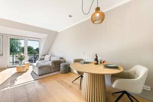 Penthouse-Feeling auf dem Mühlenkamp - saniert in A-Lage mit Lift und Tiefgarage – 22303 Hamburg – Vorschaubild 8