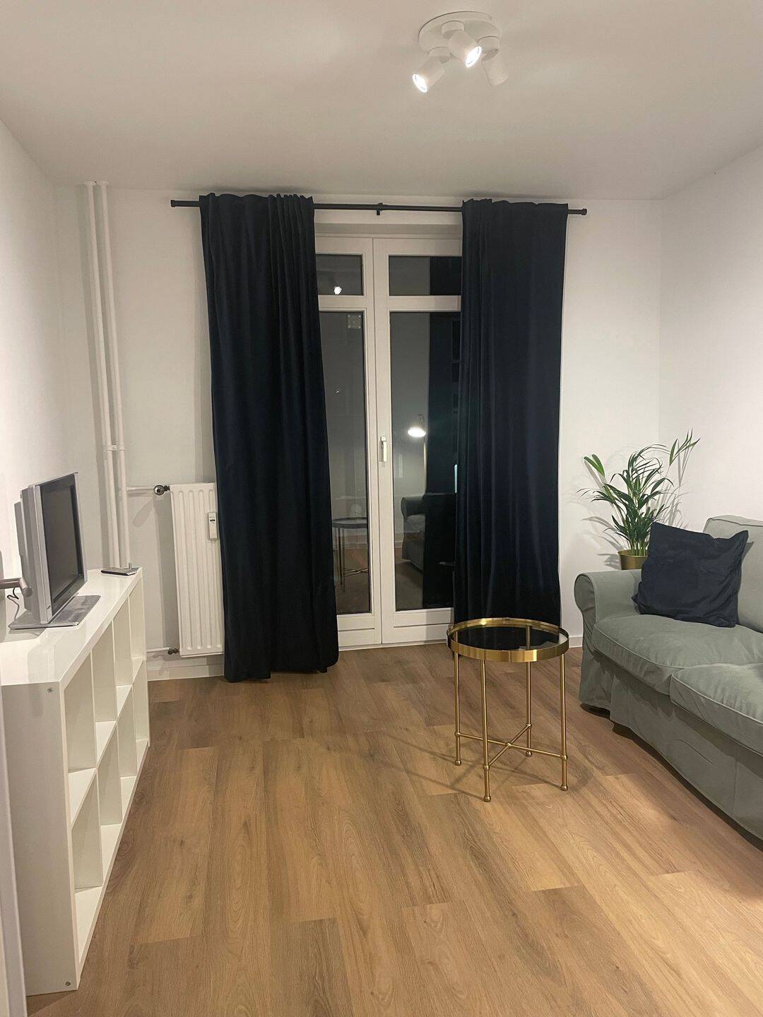 Ruhiges und liebevoll eingerichtetes Studio Apartment im Zentrum von Hamburg-Mitte – Hamburg – Vorschaubild 5