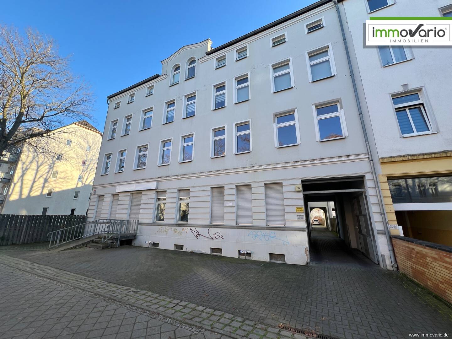 Helle, einfache 3-Raum-Wohnung mit Balkon, Tageslichtbad, Wanne und Abstellraum. Stellplatz möglich – Magdeburg – Vorschaubild 2