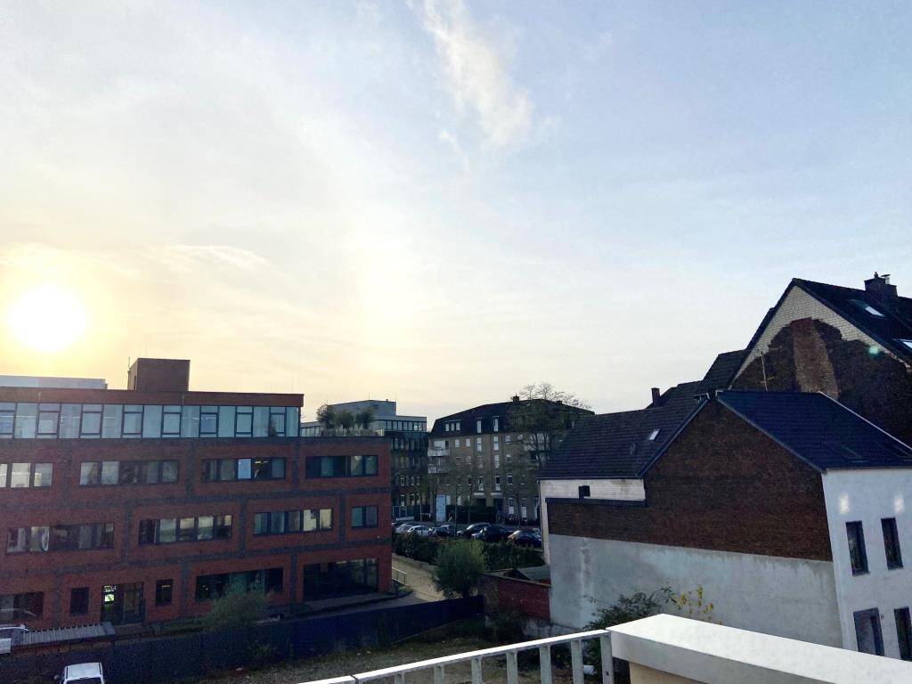 Bei VIVAWEST die Sonnenstrahlen auf dem eigenen Balkon genießen. – Mönchengladbach – Vorschaubild 4