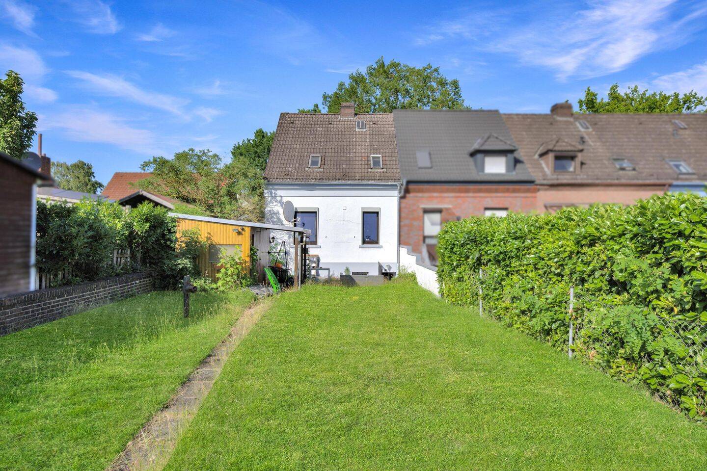 Bremen-Gröpelingen: Reihenendhaus mit Garten, Carport und rückwärtiger Zuwegung – Bremen – Vorschaubild 2