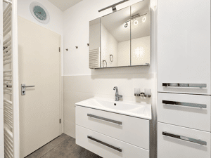 Großzügige Drei-Zimmer-Wohnung mit zwei Balkonen und Stellplatz - Frankfurt Heddernheim – 60439 Frankfurt am Main – Vorschaubild 6
