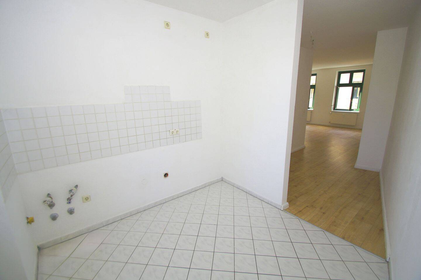 Grüner Ausblick inklusive - Charmante 2-Zhg. mit Balkon mit Denkmalschutz im Leipziger Osten! – Leipzig – Vorschaubild 3