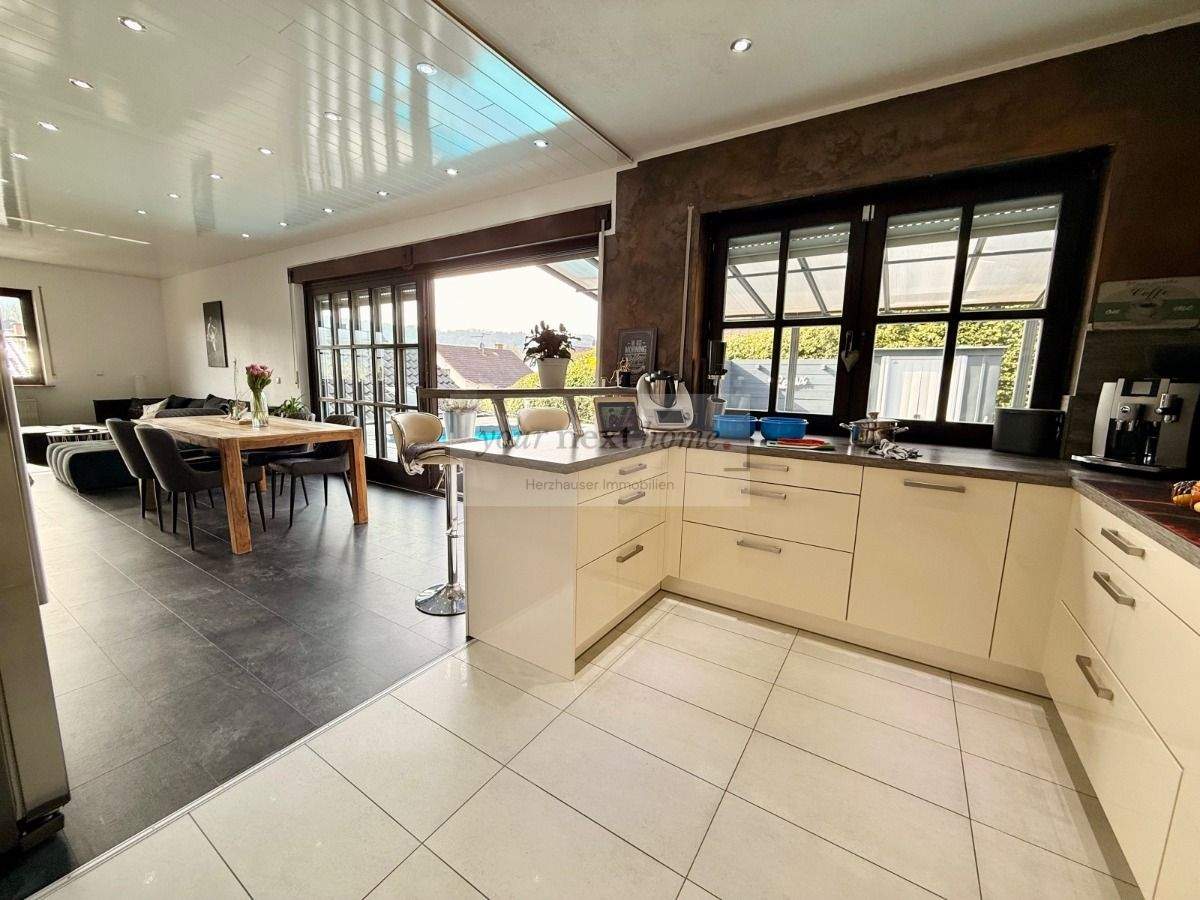 Schönes Ein-bis Zweifamilienhaus auf ca. 295 m² im Grünen mit Außenpool - Einliegerwohnung möglich – Saarbrücken – Vorschaubild 9