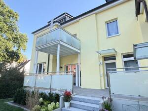 Helle Terrassenwohnung im Herzen von Rissen - Frisch saniert!
