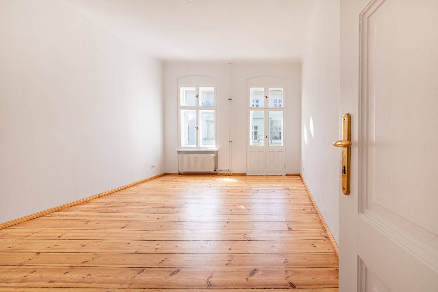 ?? Traumhafter Stuckaltbau im Samariterkiez! - Renovierte 3 Zi Whg mit Süd-Balkon & Fischgrätparkett – Berlin – Vorschaubild 6