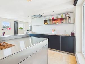 Sanierte Luxuswohnung mit Aufzug & 3 TG-Stellplätzen – 50670 Köln – Vorschaubild 4