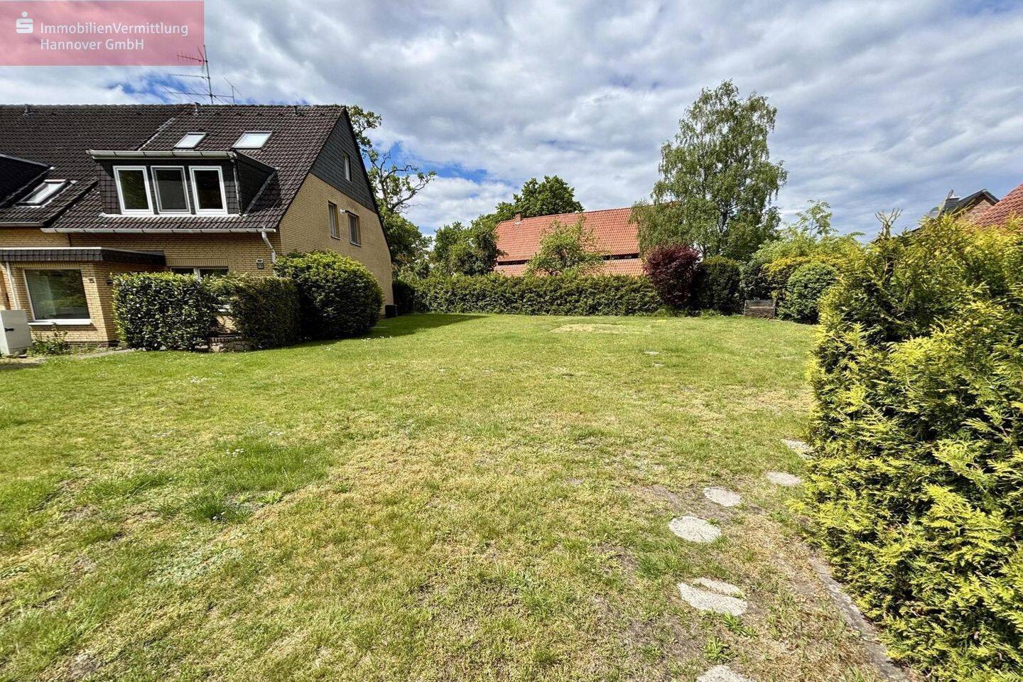 Gepflegtes Haus mit Baugrundstück – Wedemark – Bild 1 von 9