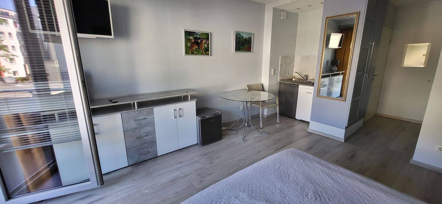 Möbliertes Appartement in der Innenstadt – Düsseldorf – Vorschaubild 4