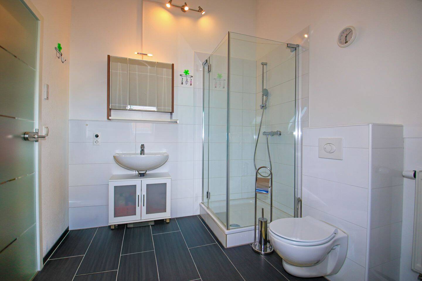 Großzügige Maisonette-Wohnung mit 136 m² Wohnfläche, Sonnenterrasse, 2 Stellplätzen und familienfreundlicher Raumaufteilung – Schifferstadt – Vorschaubild 9