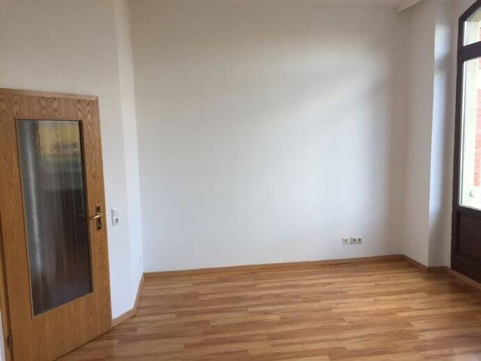 Schöne 2 - Zi. Whg. mit Balkon und EBK - Neorenaissance-Haus - nahe TU u. Hbf. – Chemnitz – Vorschaubild 4