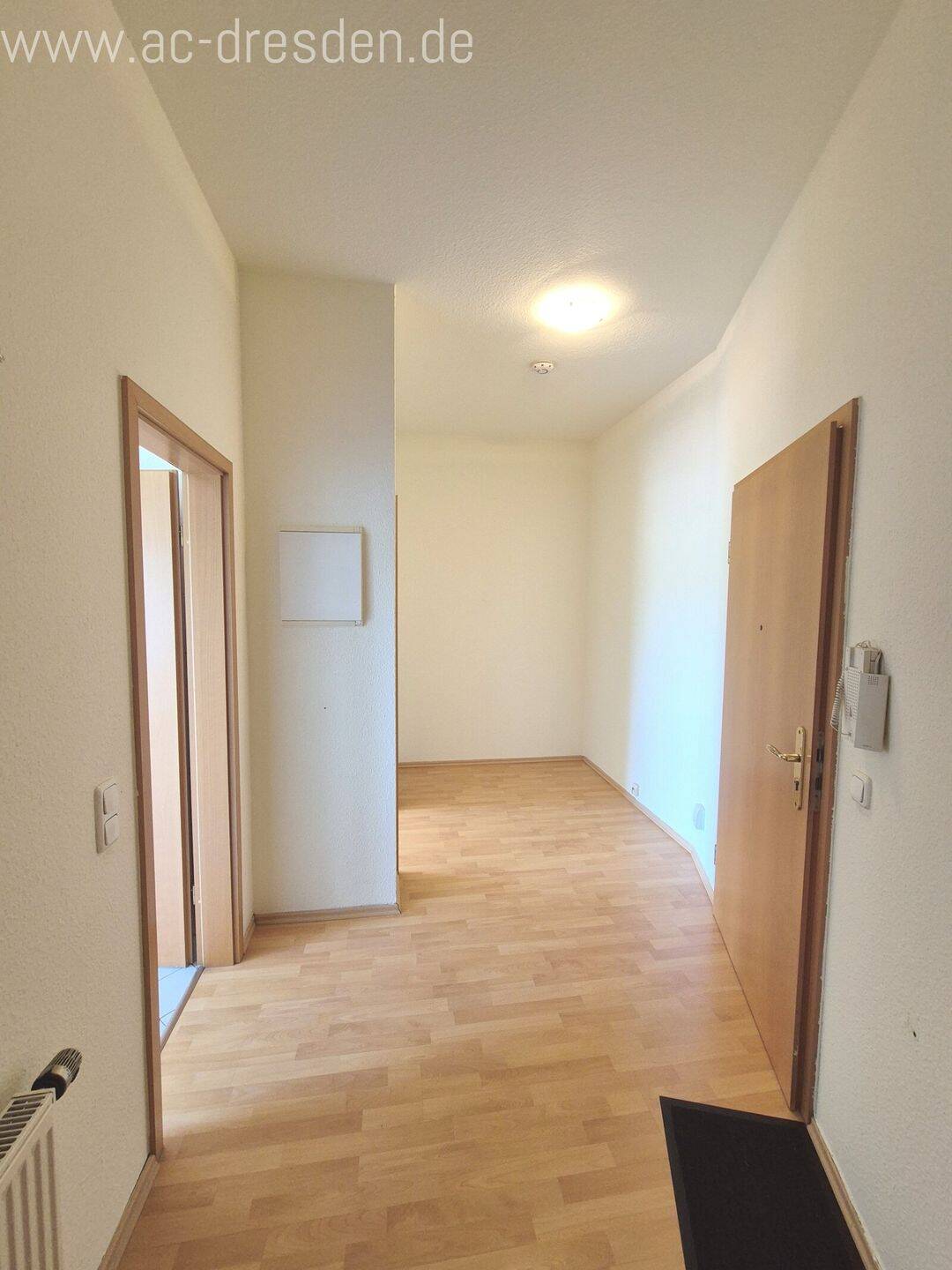 Charmante und lichtdurchflutete 2-Zimmer-Wohnung in saniertem Gründerzeithaus im Herzen von Chemnitz – Chemnitz – Vorschaubild 5